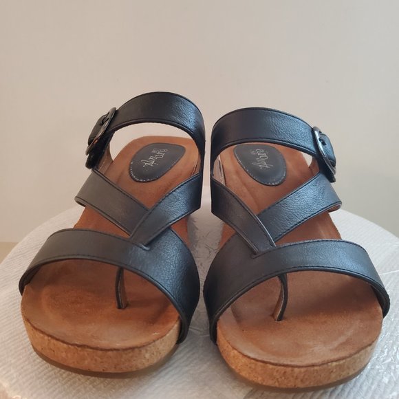 Euro Soft Shoes - Euro Soft Black Emrie wedge women sandals Size 10M.